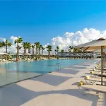 מלון Swissotel And Cesme