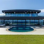Swissotel And Cesme מלון *