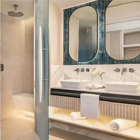 Swissotel And Cesme Hotel *